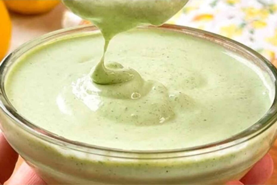 Salsa de Ajo y Perejil! Un Toque Clásico y Versátil para Tus Platillos